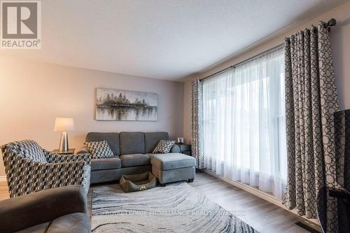 262 Barrett Boulevard, Greater Napanee, ON - Indoor Photo Showing Living Room