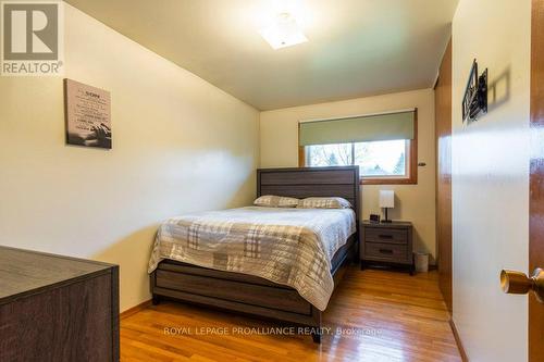 262 Barrett Boulevard, Greater Napanee, ON - Indoor Photo Showing Bedroom