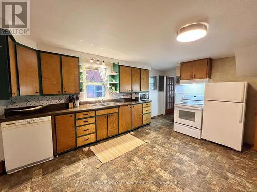 133 Byron Street, Quinte West, ON - Indoor Photo Showing Kitchen With Double Sink