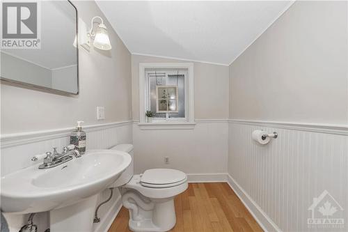 13 Louisa Street, Ottawa, ON - Indoor Photo Showing Bathroom