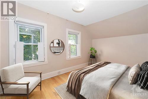 13 Louisa Street, Ottawa, ON - Indoor Photo Showing Bedroom