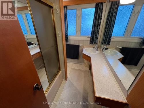 1 Algonquin Avenue, Kirkland Lake, ON - Indoor Photo Showing Bathroom