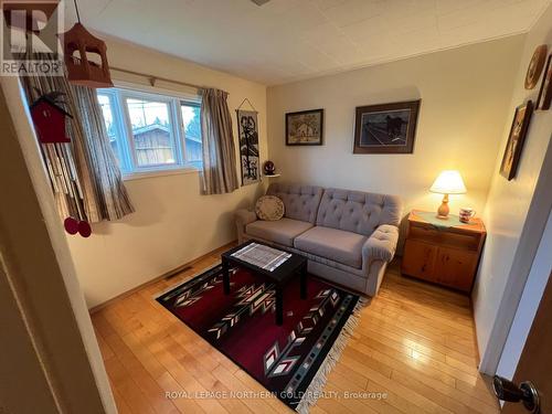 1 Algonquin Avenue, Kirkland Lake, ON - Indoor Photo Showing Living Room