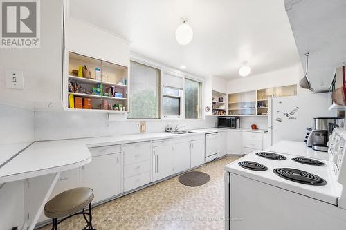 2 Garden Circle, Toronto, ON - Indoor Photo Showing Kitchen