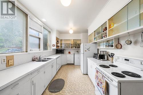 2 Garden Circle, Toronto, ON - Indoor Photo Showing Kitchen With Double Sink