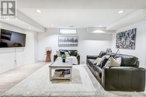 289 Tranquil Court, Pickering, ON - Indoor Photo Showing Living Room