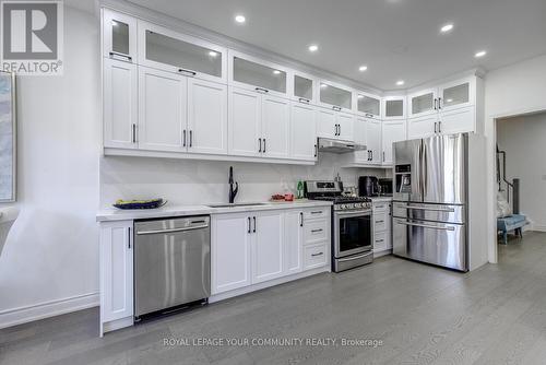 62 Laramie Crescent, Vaughan, ON - Indoor Photo Showing Kitchen With Stainless Steel Kitchen