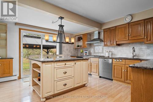 1021 Sydenham Road, Kingston (City Northwest), ON - Indoor Photo Showing Kitchen