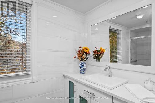 1021 Sydenham Road, Kingston (City Northwest), ON - Indoor Photo Showing Bathroom