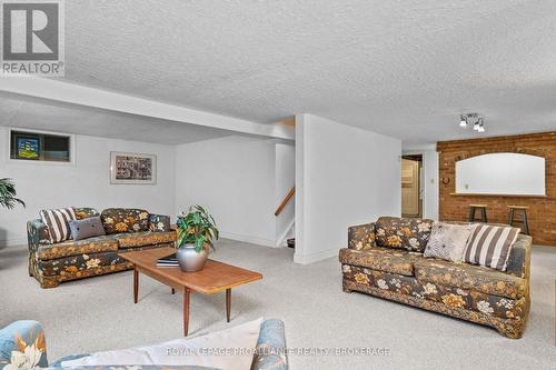 1021 Sydenham Road, Kingston (City Northwest), ON - Indoor Photo Showing Living Room