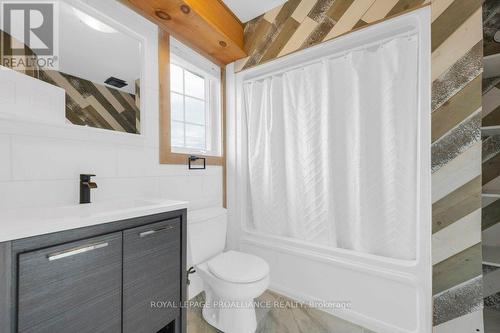 48 Fleming Road, Quinte West, ON - Indoor Photo Showing Bathroom