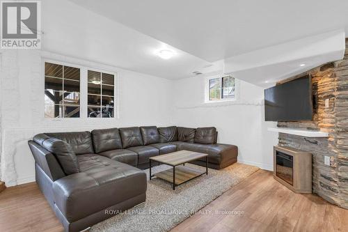 48 Fleming Road, Quinte West, ON - Indoor Photo Showing Living Room