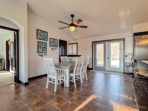 44 Kemville Crescent, Kemnay, MB - Indoor Photo Showing Dining Room