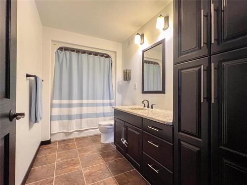 44 Kemville Crescent, Kemnay, MB - Indoor Photo Showing Bathroom