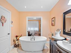 Ensuite bathroom - 