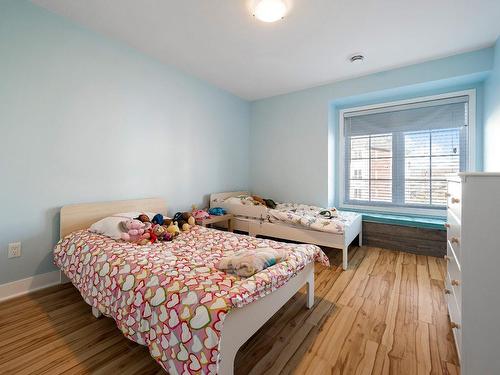 Master bedroom - 303-760 Rue Montmartre, Mascouche, QC - Indoor Photo Showing Bedroom