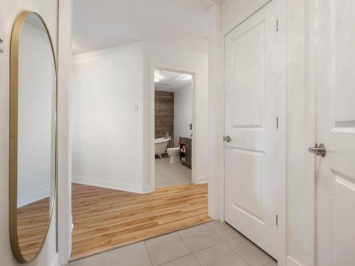 Passageway - 303-760 Rue Montmartre, Mascouche, QC - Indoor Photo Showing Other Room