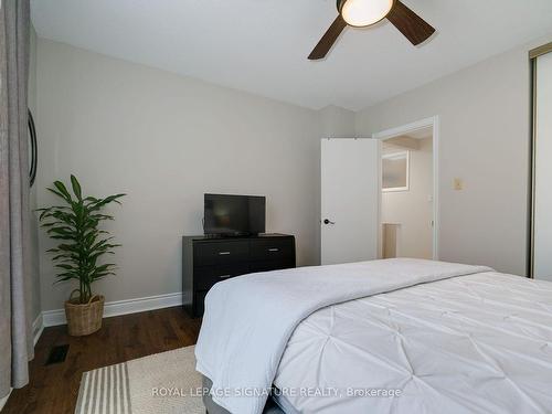 5-36 Yorkminster Rd, Toronto, ON - Indoor Photo Showing Bedroom