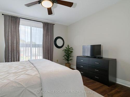 5-36 Yorkminster Rd, Toronto, ON - Indoor Photo Showing Bedroom