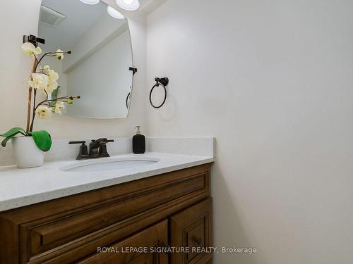 5-36 Yorkminster Rd, Toronto, ON - Indoor Photo Showing Bathroom