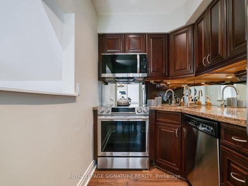 5-36 Yorkminster Rd, Toronto, ON - Indoor Photo Showing Kitchen