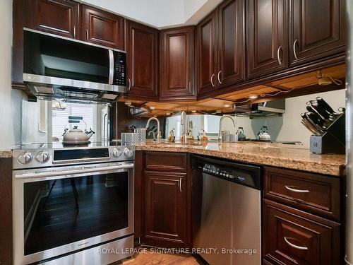 5-36 Yorkminster Rd, Toronto, ON - Indoor Photo Showing Kitchen