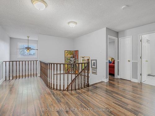 31 Cady Crt, Aurora, ON - Indoor Photo Showing Other Room