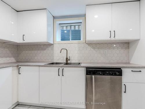 6 Robert St, Markham, ON - Indoor Photo Showing Kitchen With Double Sink