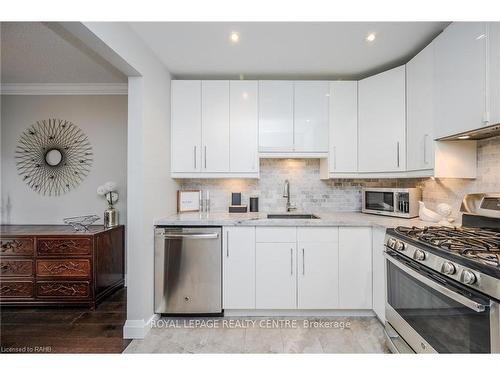 2-669 Francis Rd, Burlington, ON - Indoor Photo Showing Kitchen With Stainless Steel Kitchen