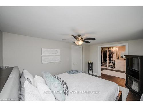 2-669 Francis Rd, Burlington, ON - Indoor Photo Showing Bedroom