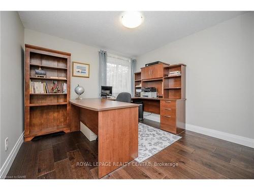 2-669 Francis Rd, Burlington, ON - Indoor Photo Showing Office