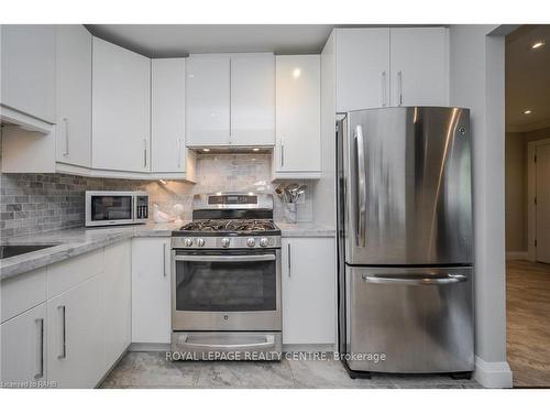 2-669 Francis Rd, Burlington, ON - Indoor Photo Showing Kitchen With Stainless Steel Kitchen With Upgraded Kitchen