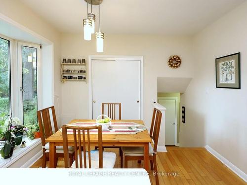 3338 Enniskillen Circ, Mississauga, ON - Indoor Photo Showing Dining Room