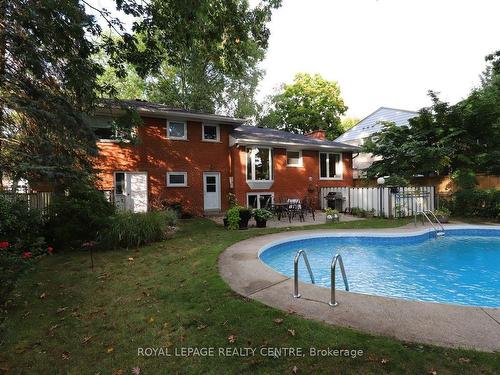 3338 Enniskillen Circ, Mississauga, ON - Outdoor With In Ground Pool With Backyard