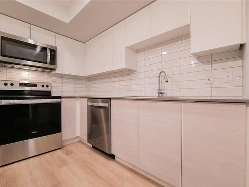 213-4820 Cedar Ridge Pl, Nanaimo, BC - Indoor Photo Showing Kitchen