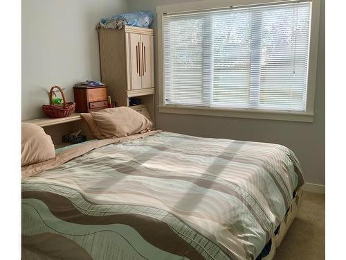 22-111 20Th St, Courtenay, BC - Indoor Photo Showing Bedroom