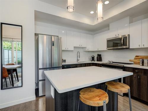 318-767 Tyee Rd, Victoria, BC - Indoor Photo Showing Kitchen With Stainless Steel Kitchen With Upgraded Kitchen