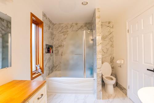 Bathroom - 1950 Boul. Leblanc, Laval (Duvernay), QC - Indoor Photo Showing Bathroom