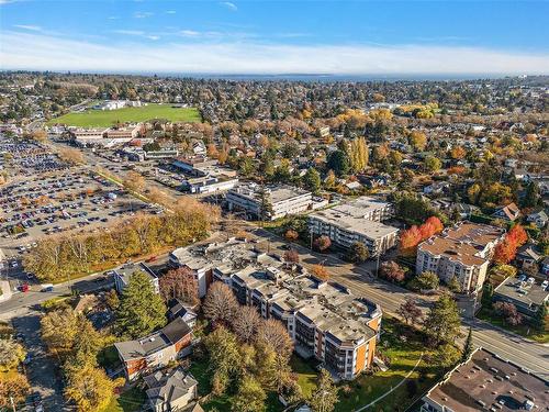 105-1560 Hillside Ave, Victoria, BC - Outdoor With View