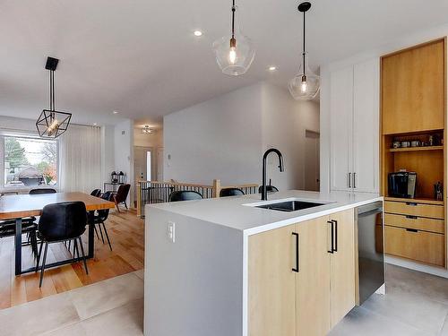 Kitchen - 51 Rue Genest, Saint-Jean-Sur-Richelieu, QC - Indoor Photo Showing Kitchen With Upgraded Kitchen