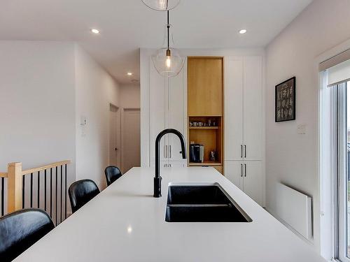 Kitchen - 51 Rue Genest, Saint-Jean-Sur-Richelieu, QC - Indoor Photo Showing Kitchen With Double Sink