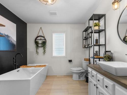 Salle de bains - 21 8E Avenue, Beauharnois, QC - Indoor Photo Showing Bathroom