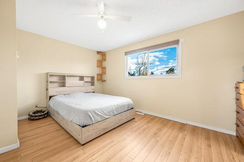 1605 29 Street, Vernon, BC - Indoor Photo Showing Bedroom