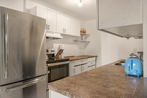 1605 29 Street, Vernon, BC - Indoor Photo Showing Kitchen