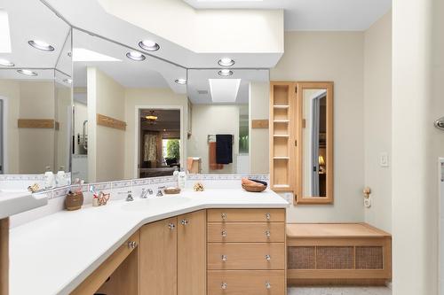 23-1201 Cameron Avenue, Kelowna, BC - Indoor Photo Showing Bathroom