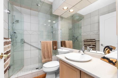 23-1201 Cameron Avenue, Kelowna, BC - Indoor Photo Showing Bathroom