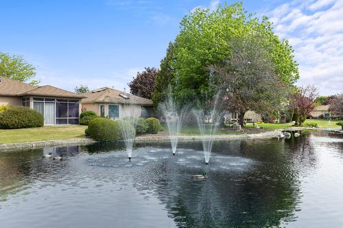 23-1201 Cameron Avenue, Kelowna, BC - Outdoor With Body Of Water