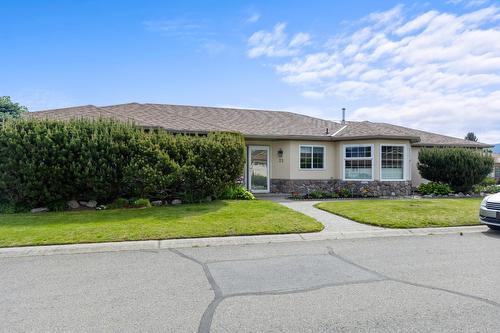 23-1201 Cameron Avenue, Kelowna, BC - Outdoor