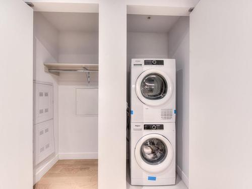 Kitchen - 3014-1205 Rue Du Square-Phillips, Montréal (Ville-Marie), QC - Indoor Photo Showing Laundry Room