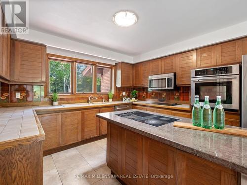 13397 Centreville Creek Road, Caledon, ON - Indoor Photo Showing Kitchen